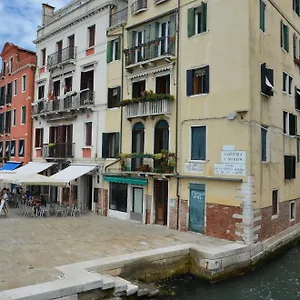 Casa Favaretto , Venecia Italia